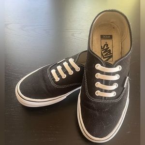 Vans Authentic Sneaker—Women’s 7.5 Wide
